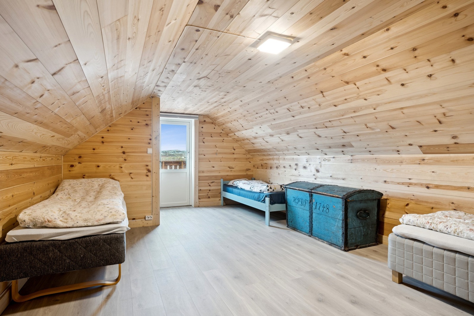 Soverom/oppholdsrom Galleribilde