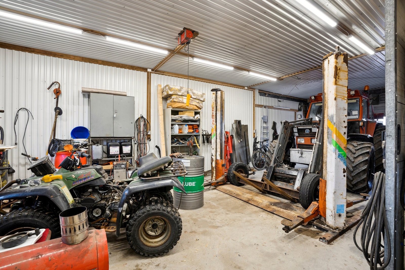 Lyst og isolert verksted med tre rom. Det innerste rommet kan lett holdes varmt Galleribilde