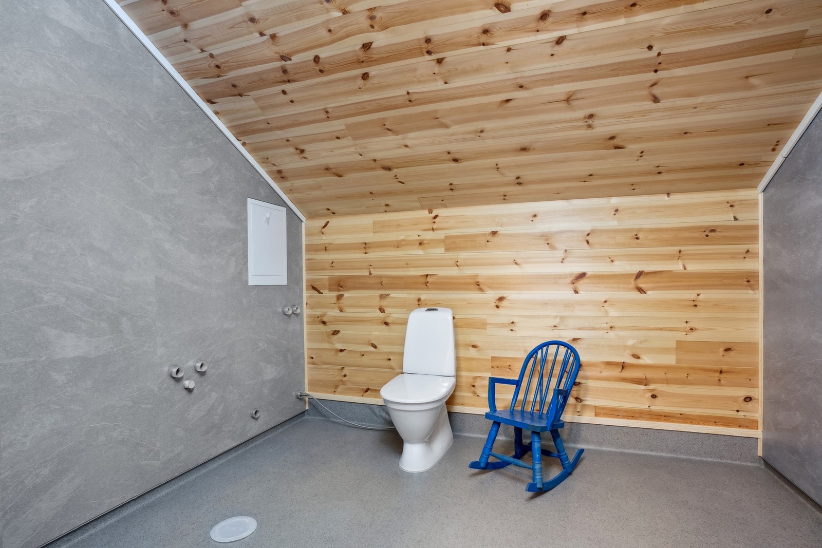 Bad i 2. etasje over verkstedet er gjort klart, men rommet er ikke ferdig innredet Galleribilde