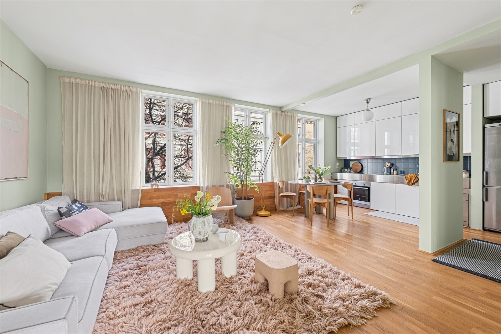 Dette er en luftig og gjennomgående 2(3)-roms andelsleilighet beliggende rolig til på nedre Grünerløkka Galleribilde