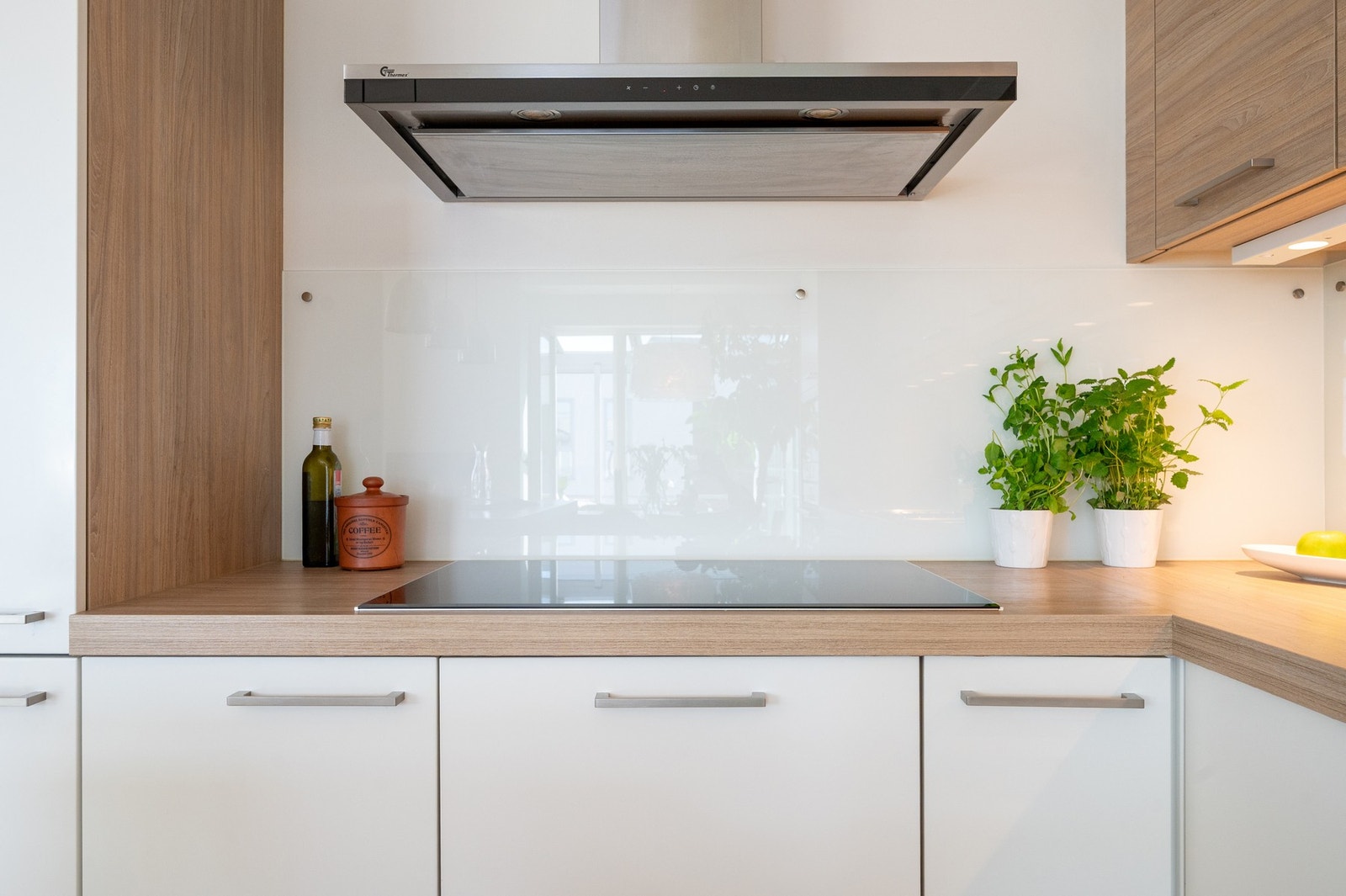 Det er montert 80 cm platetopp. Galleribilde