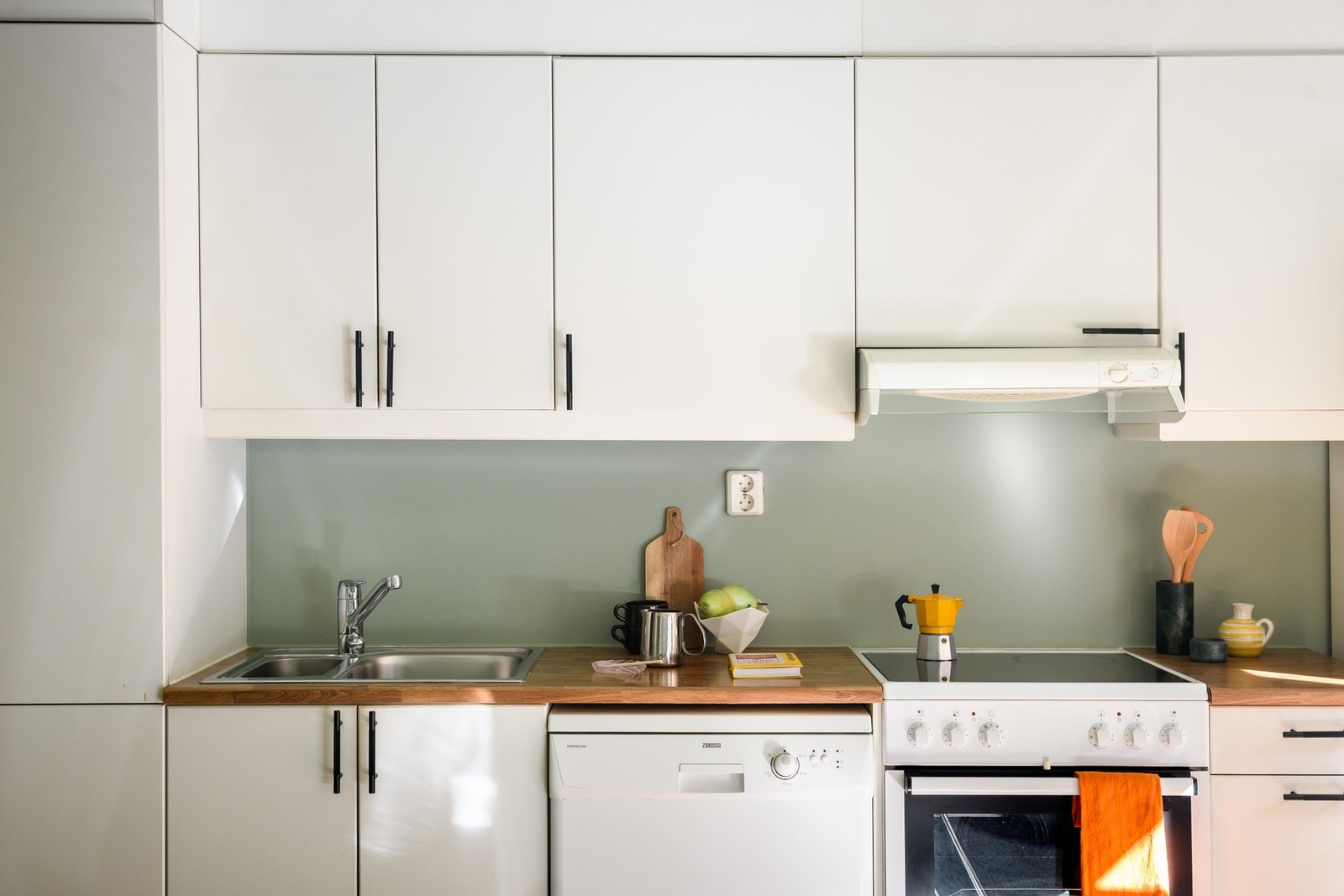 Kjøkkenet er moderne og funksjonelt inkludert hvitevarer. Galleribilde