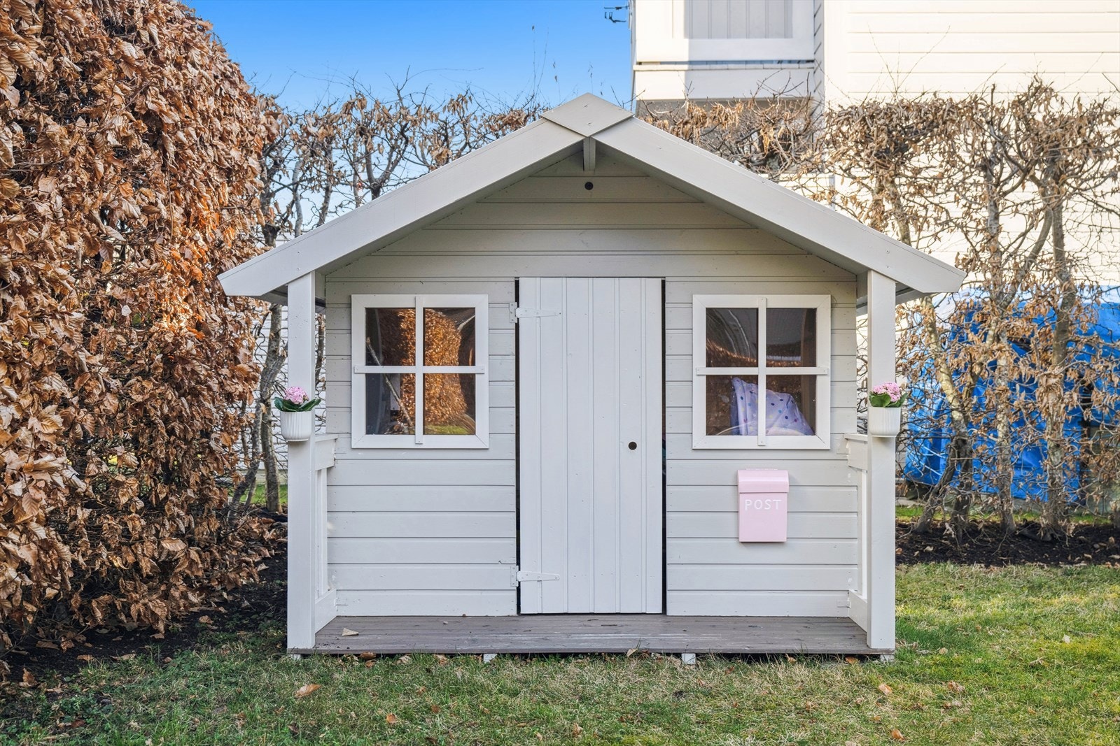 Her får du to boliger for prisen av en. Lekehuset ute medfølger og er perfekt for de minste Galleribilde