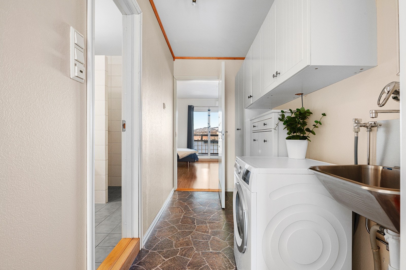 Vaskerom med opplegg for vaskemaskin Galleribilde