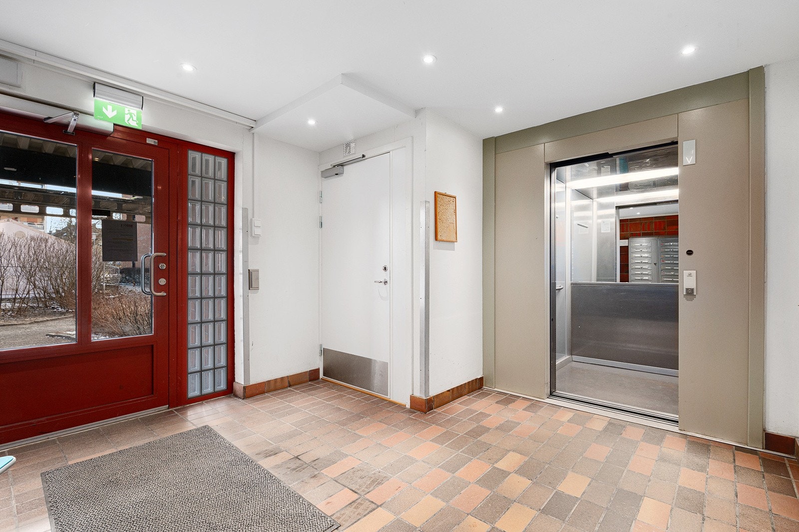 Det er heisadkomst til leiligheten og garasjeanlegget Galleribilde