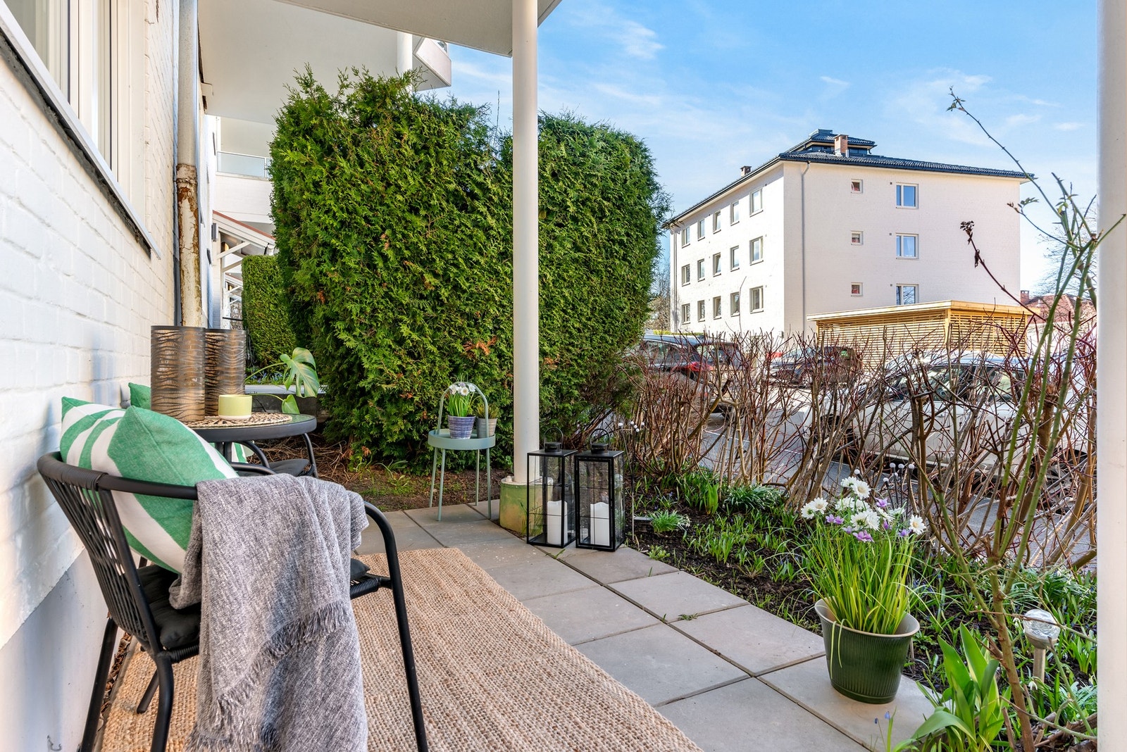 Velkommen til Skøyenåsveien 12 - Presentert av Jimmy Phan og Petter Løsåmoen v/ PrivatMegleren Oppsal. Galleribilde