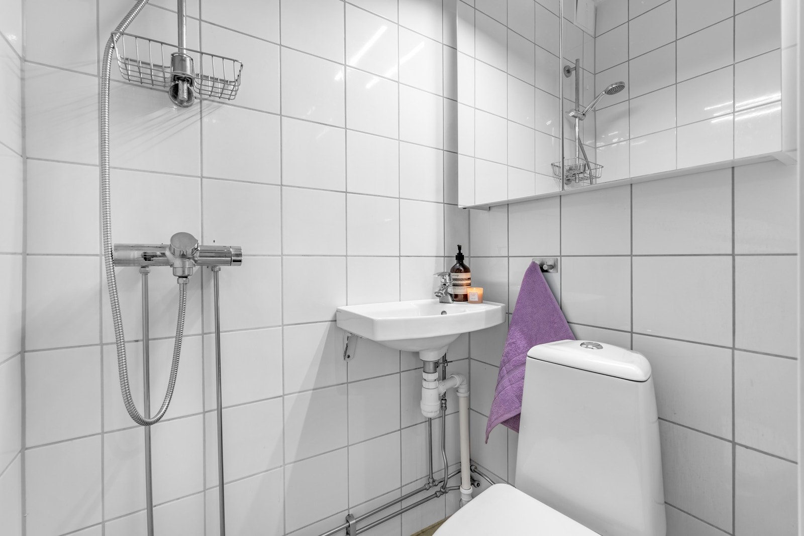 I 2024 ble blandebatteriet i dusjen byttet ut. Galleribilde