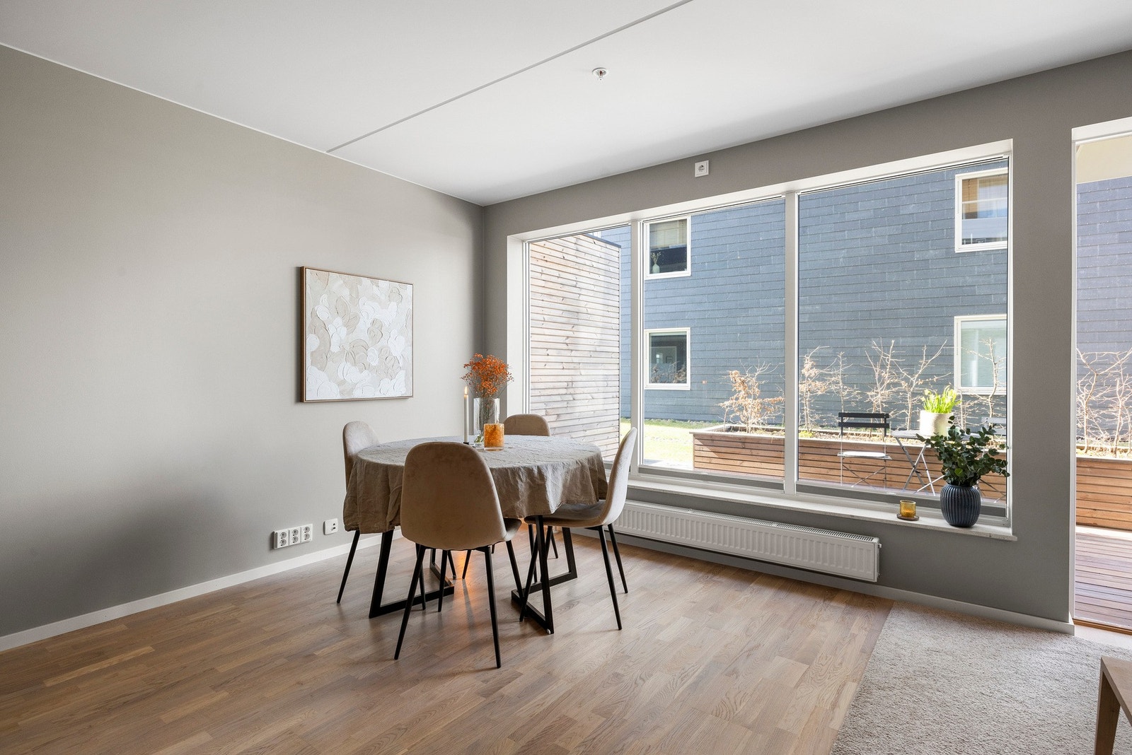 Naturlig plass for spisegruppe Galleribilde