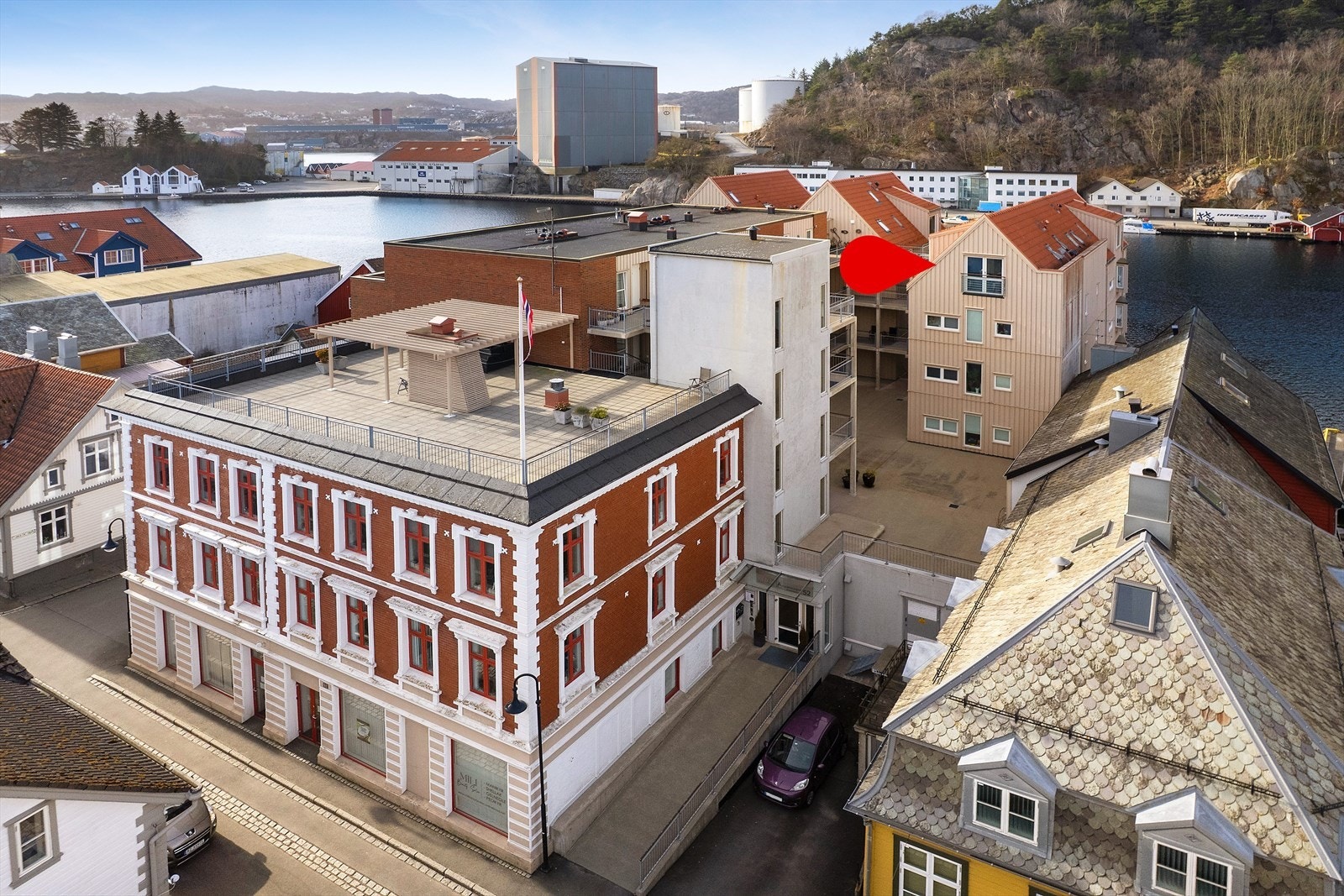 Leiligheten ligger i 5. etasje i bygget i rolig, populært og veldrevet sameie. Galleribilde