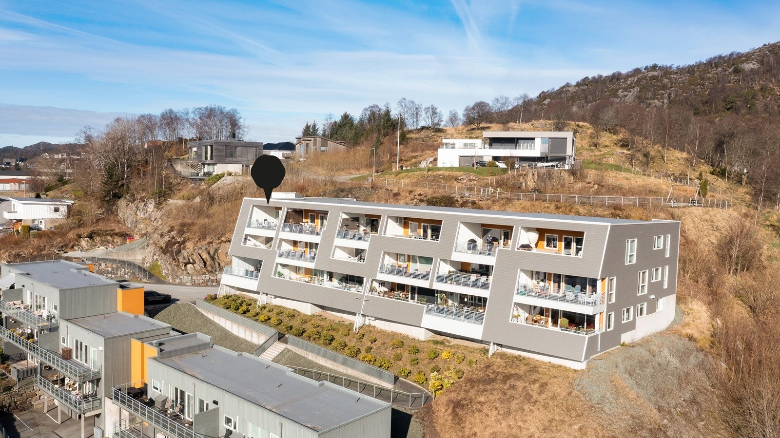 Leiligheten ligger fint til i byggets 3. etasje Galleribilde