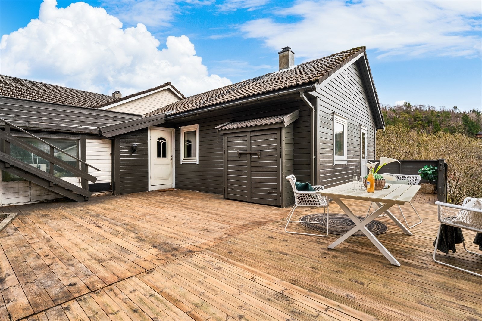 - Balkongen er et perfekt sted å tilbringe de varme sommerdagene - Galleribilde