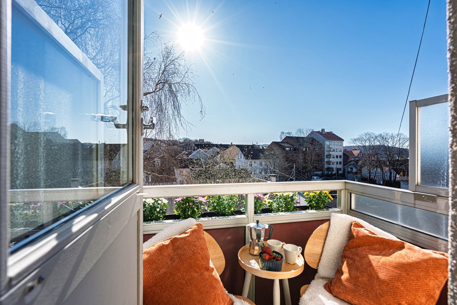 Her bor du sentralt med byens tilbud rett utenfor døren, samtidig som du har flotte grøntområder like i nærheten. Galleribilde