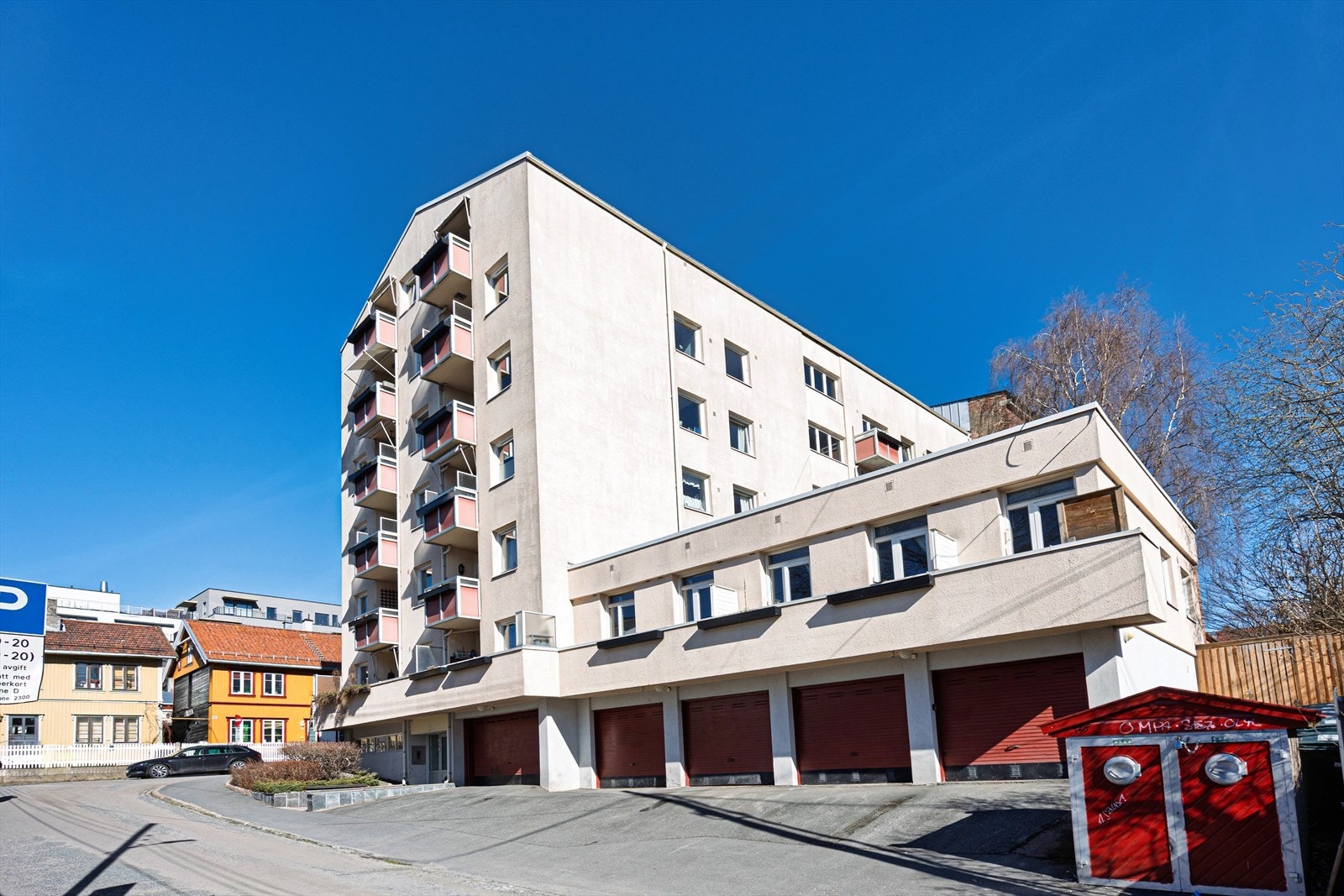 Borettslaget består av 33 leiligheter og var ferdig i 1960 Galleribilde