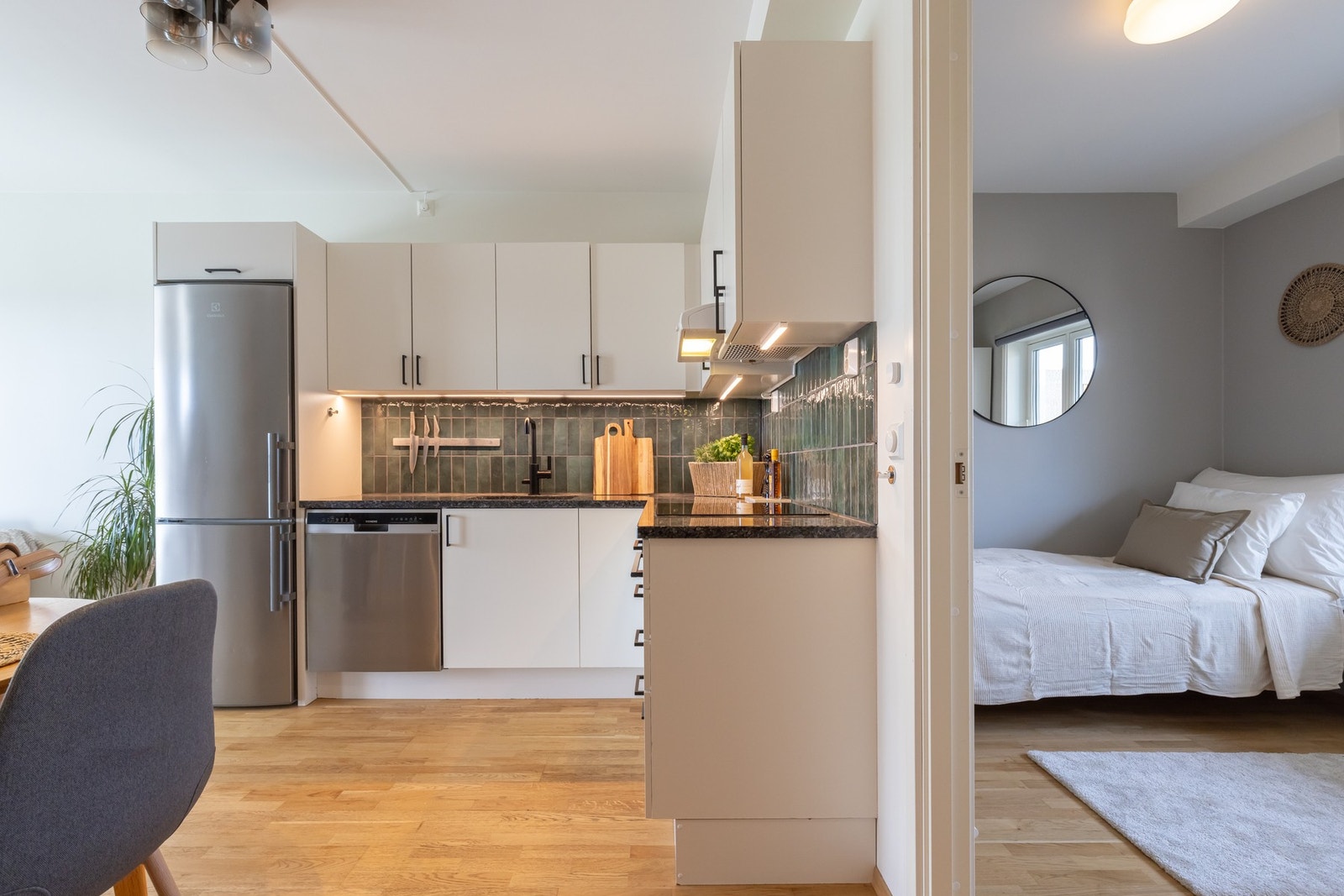 Visste du at A-konto fjernvarme (varmtvann/fyring), tv og bredbånd er inkludert i felleskostnadene? Dette bidrar til en mer oversiktlig privatøkonomi. Galleribilde