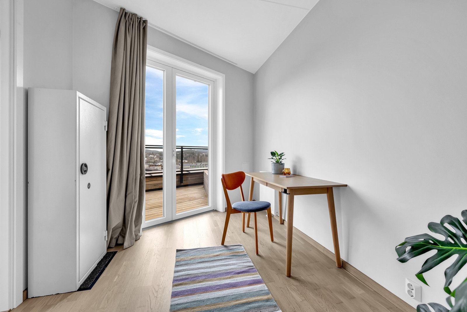 Soverommet har også direkte utgang til boligens balkong! Galleribilde