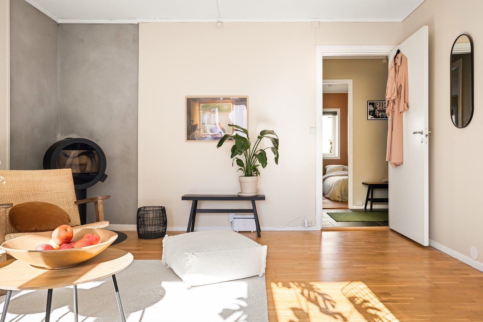 I stuen ble det skiftet vedovn i 2025 - dette ble utført av fagfolk. Galleribilde