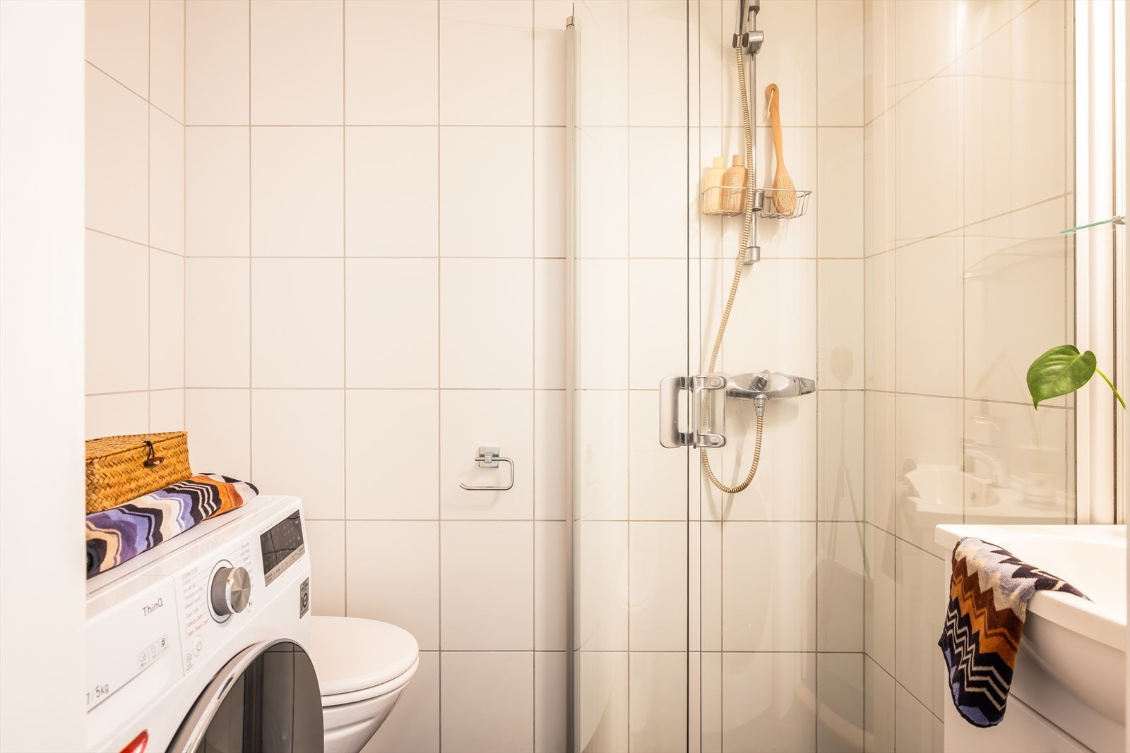 I tillegg har man opplegg for vaskemaskin på badet. Galleribilde