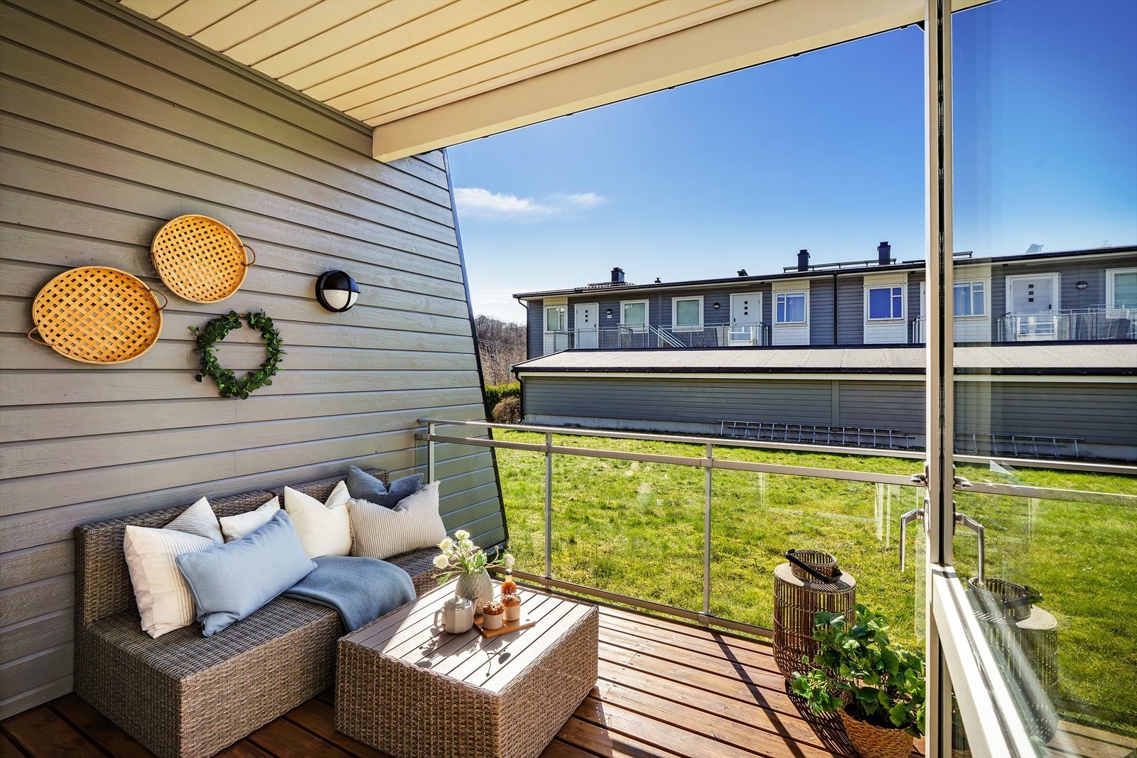 - Nyt fantastiske solforhold fra kl 12:30/13:00 til sen kveld midtsommers - Galleribilde