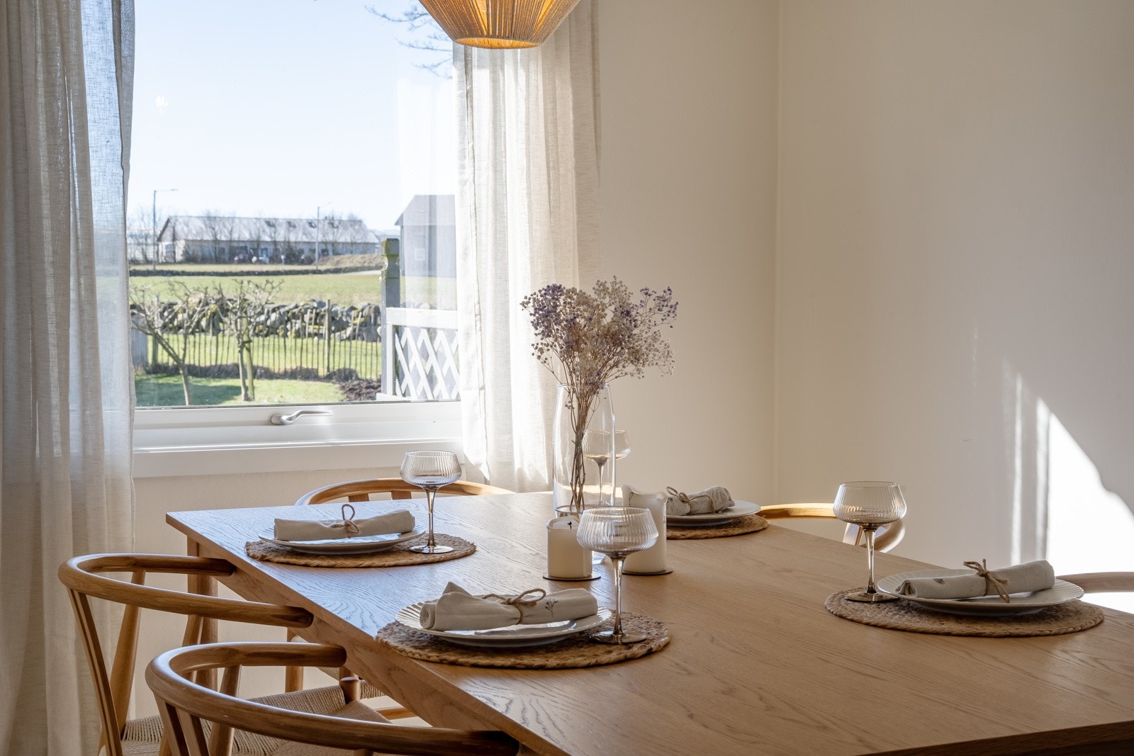 God plass til spisegruppe og idyllisk utsikt! Galleribilde