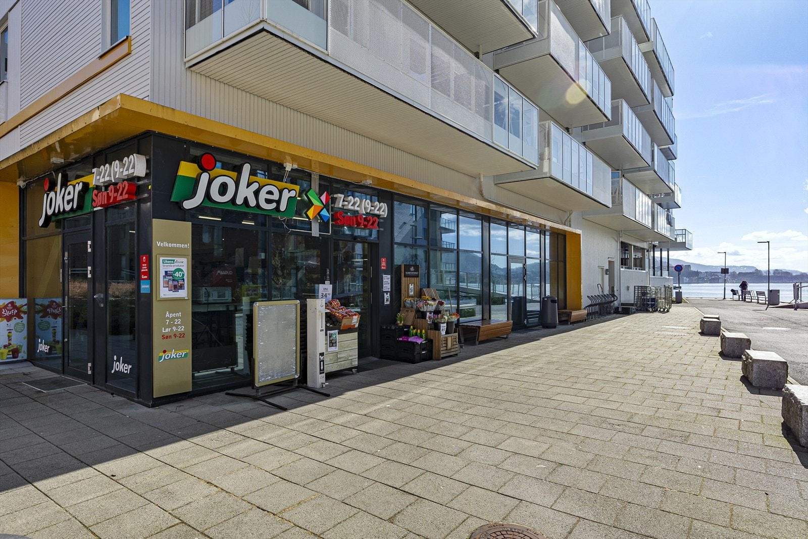 Joker 1 min unna. Treningssenter, NHH, skoler og barnehager ligger i kort avstand fra leiligheten. Galleribilde