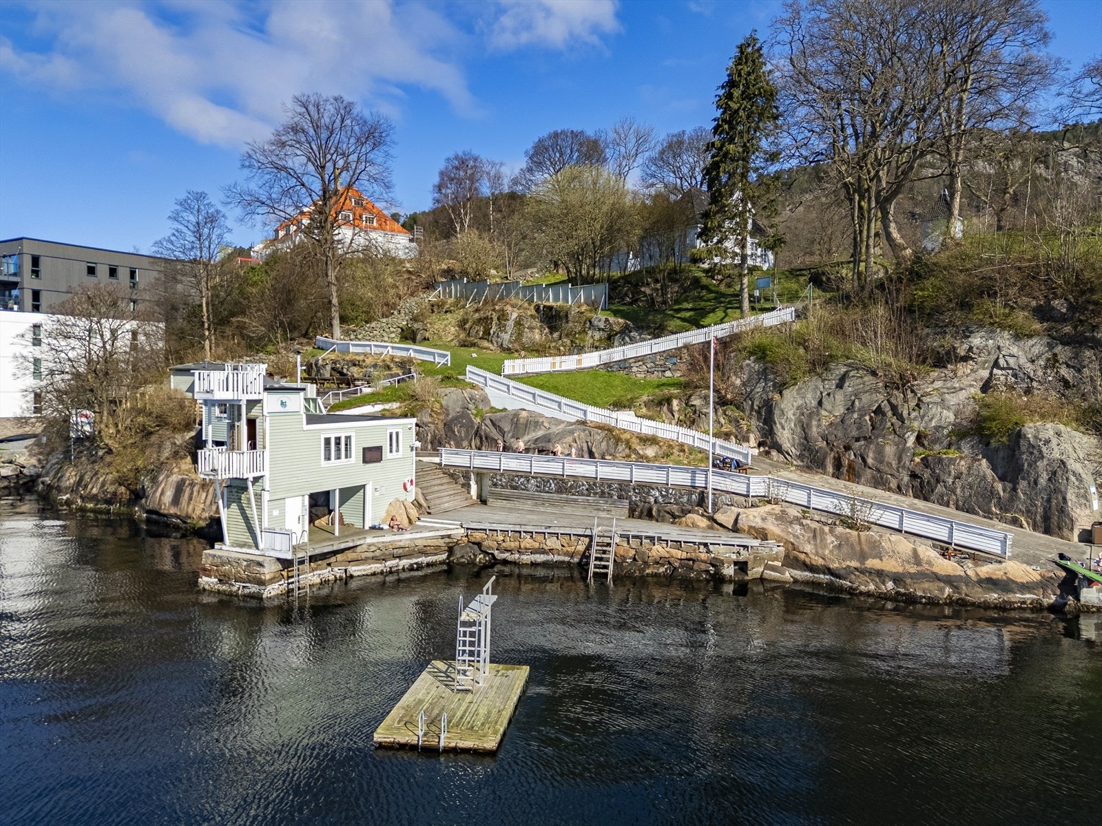 Sandviken sjøbad finner du like i nærheten. Galleribilde
