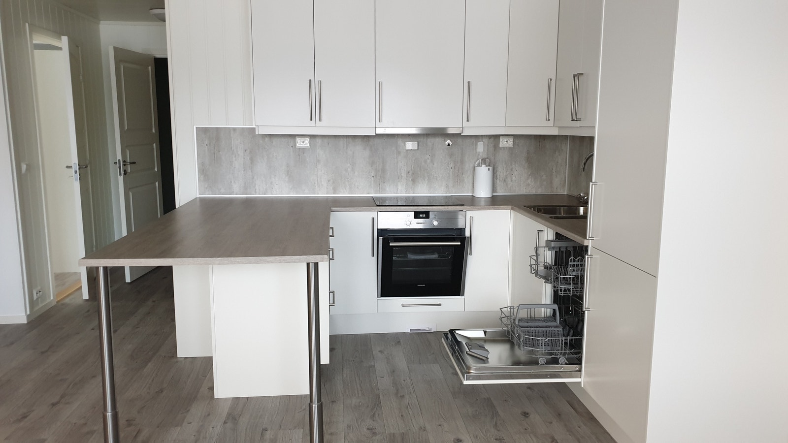 Kjøkken fra Sigdal med hvitevarer Galleribilde