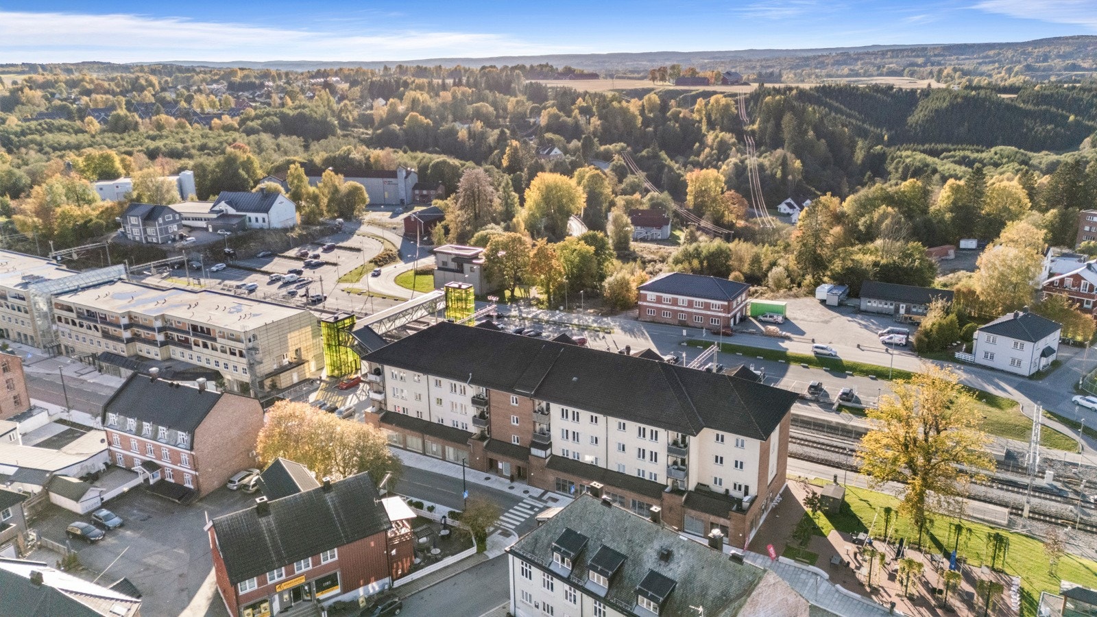 Leiligheten ligger på jernbanestasjonen og har alle sentrums fasiliteter rett utenfor døren Galleribilde