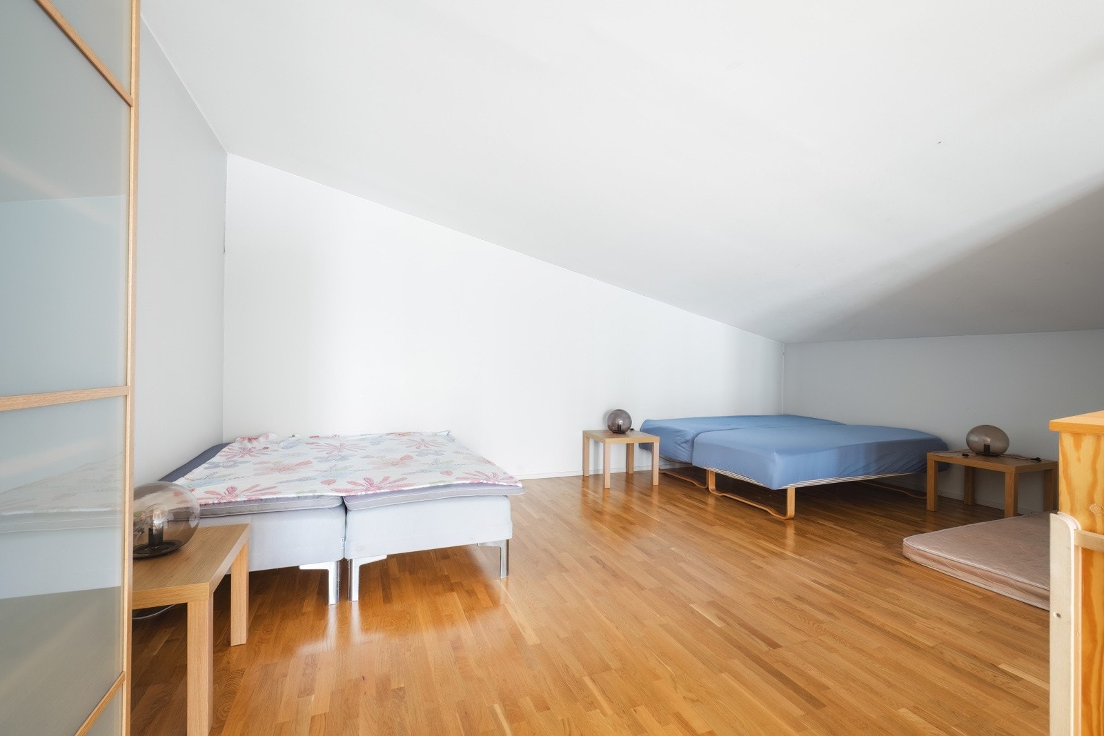 Her kan en lage lekerom for ungene, kontor eller en ekstra Tv- stue. Galleribilde