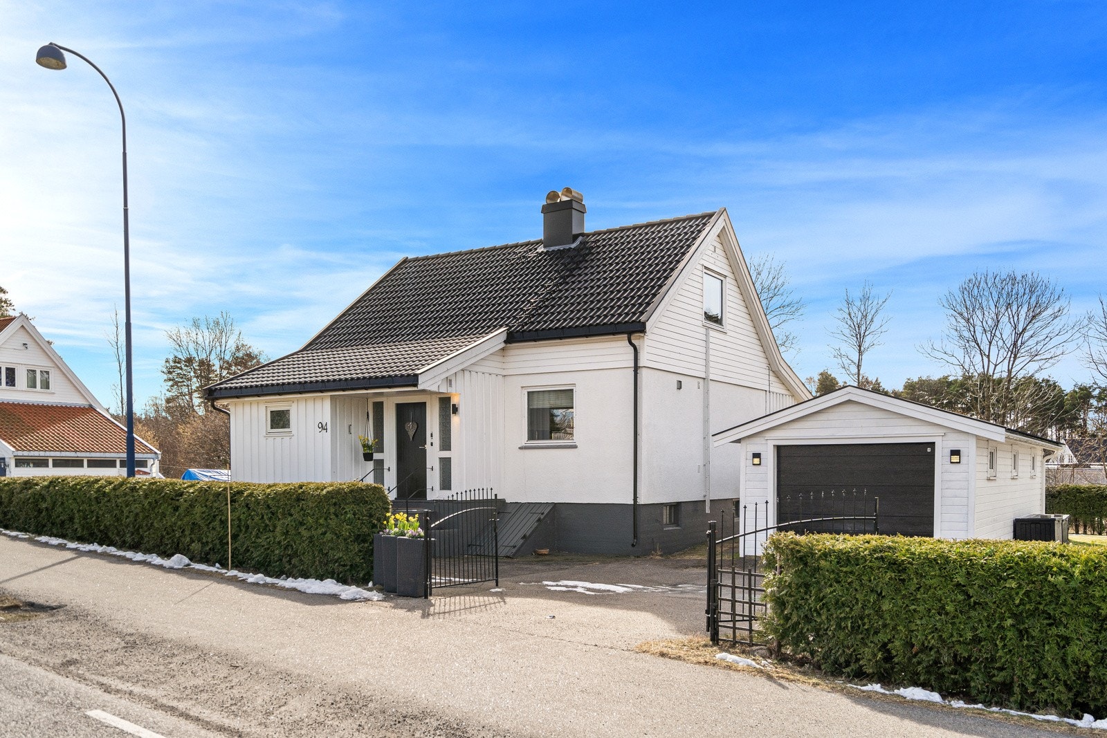 Bakke Sørvik & Partners v/ Benjamin Wilhelmsen har gleden av å presentere Hvasserveien 94! Galleribilde