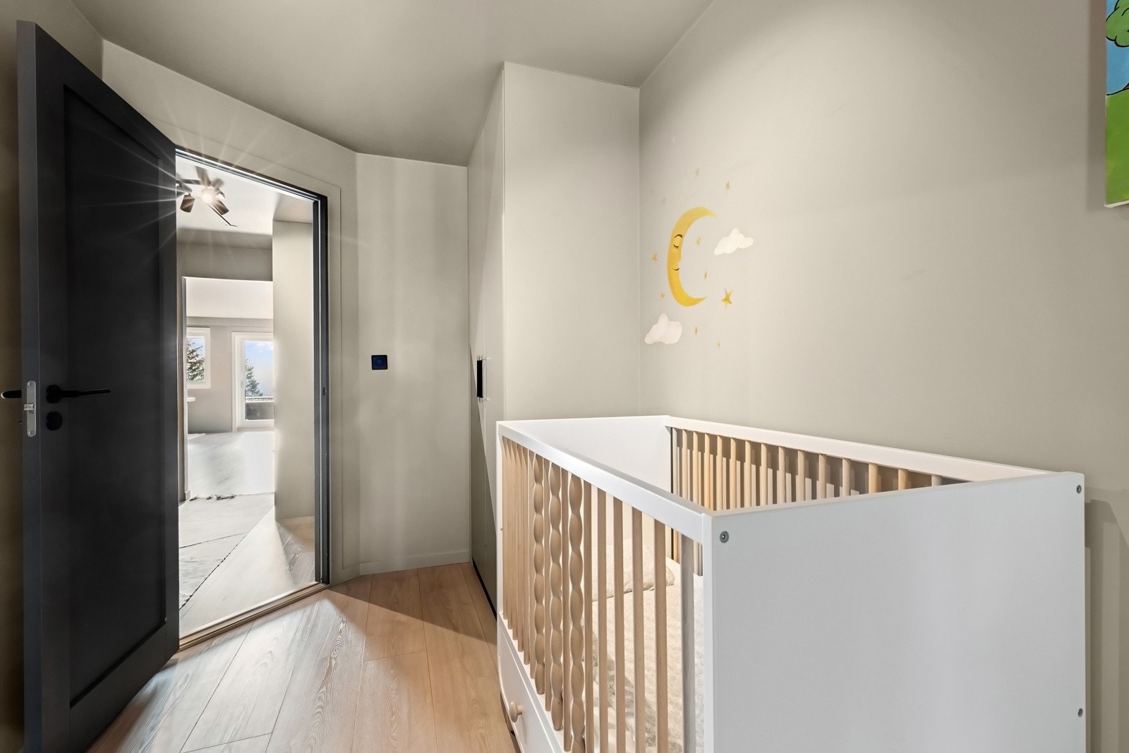 Soverom 3 med plassbygd garderobe Galleribilde