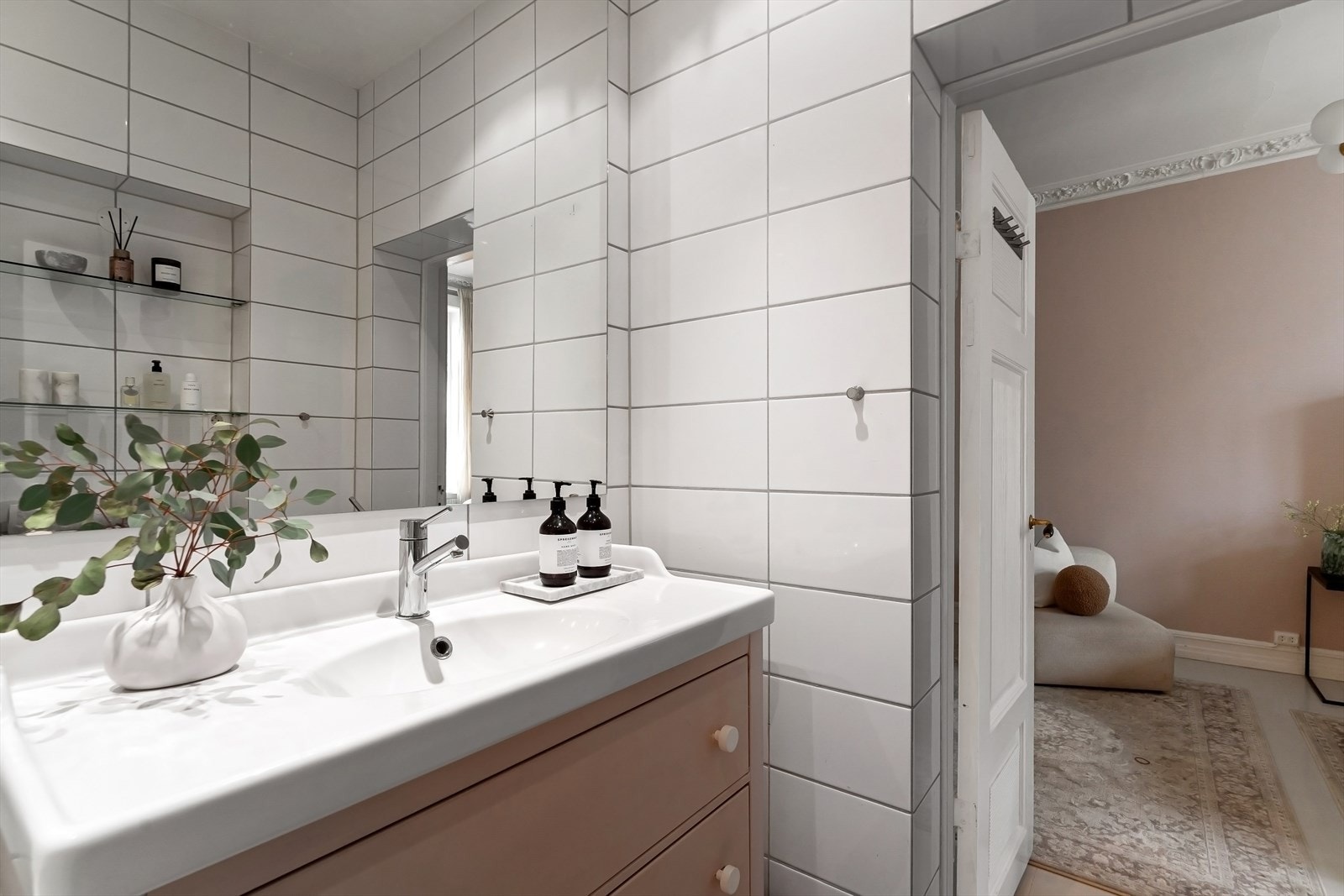 Helfliset baderom som ble pusset opp i 2010 Galleribilde