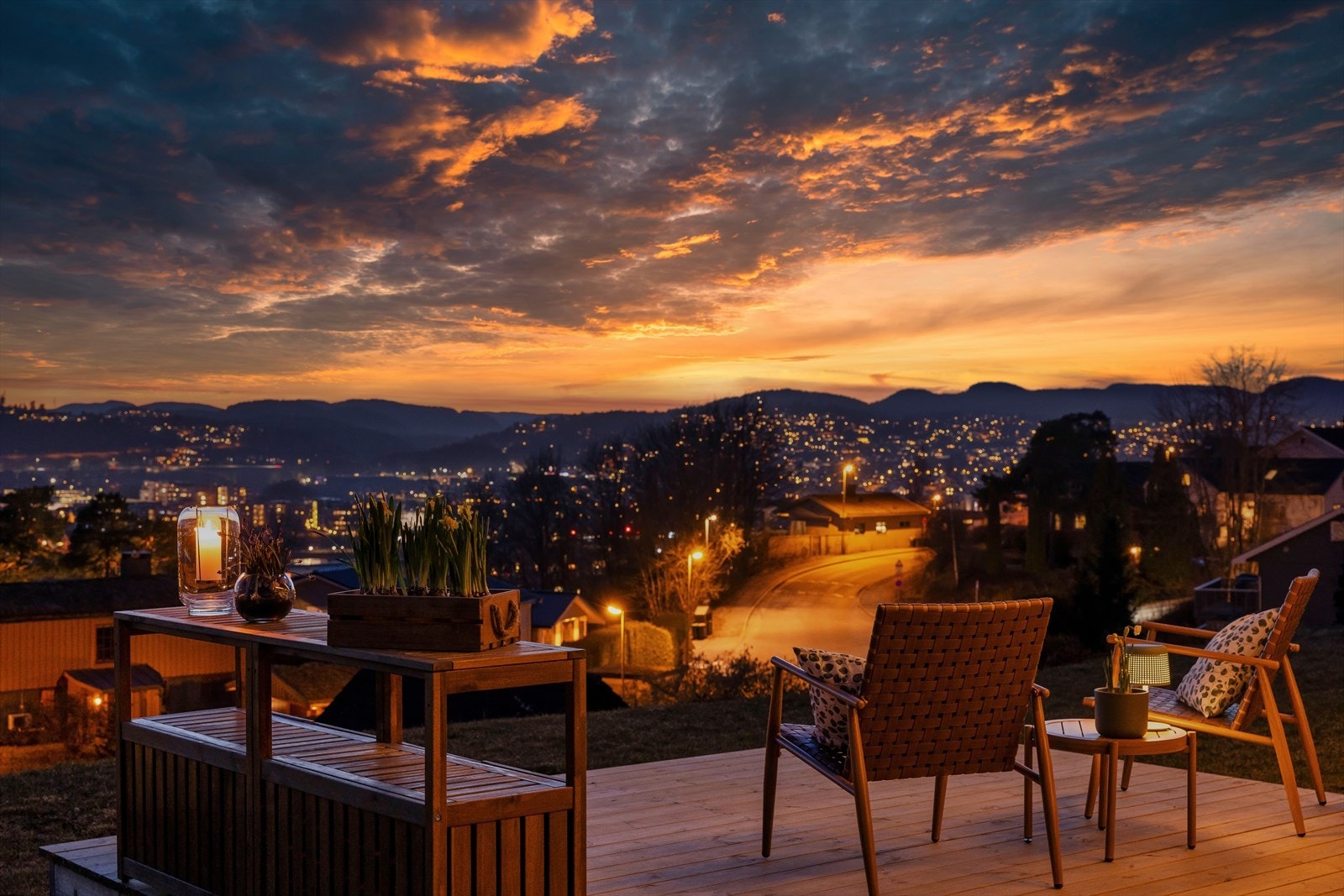 Praktfull panoramautsikt med fantastiske solforhold fra tidlig morgen til sen kveld Galleribilde