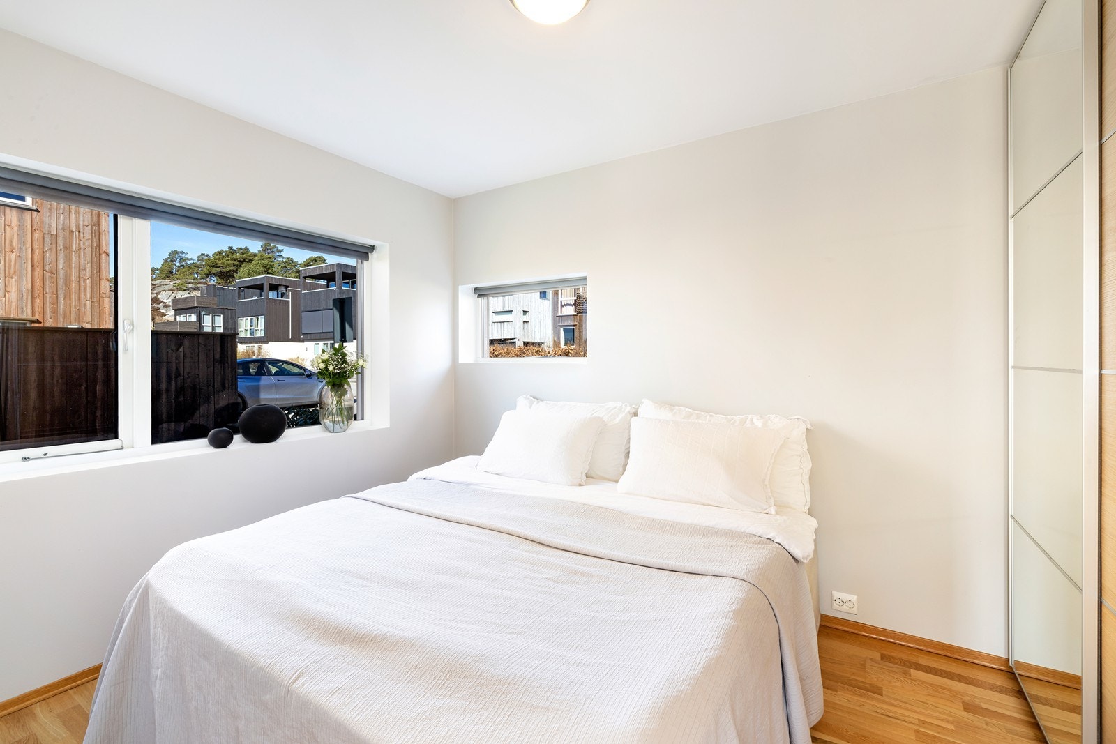 Hovedsoverom med god plass til dobbeltseng Galleribilde