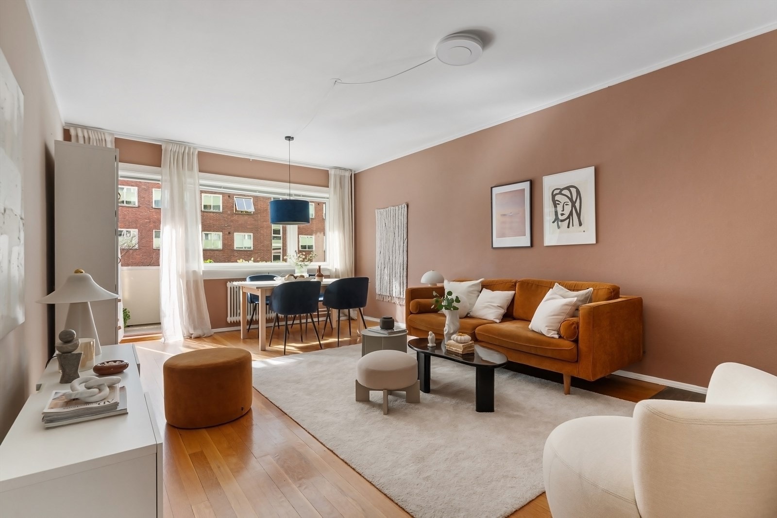 Alle veggflater ble malt i 2018 Galleribilde