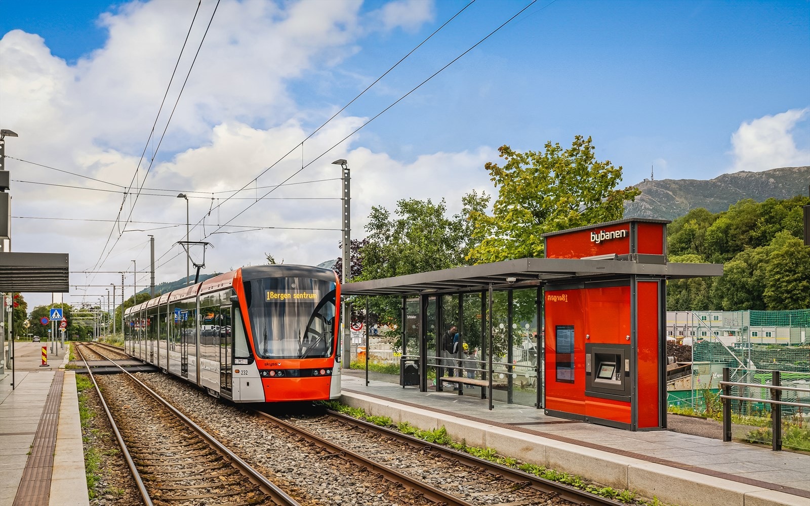 Umiddelbar nærhet til godt kollektivtilbud - her fra Slettebakken bybanestopp Galleribilde