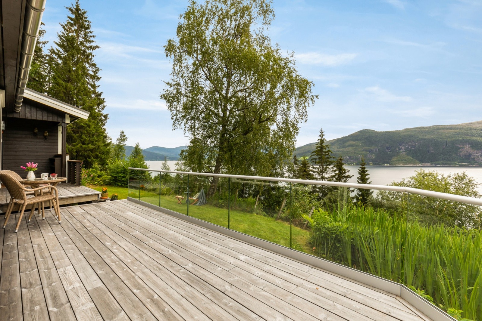 Her troner man høyt oppe og har full oversikt over omgivelsene rundt. Galleribilde