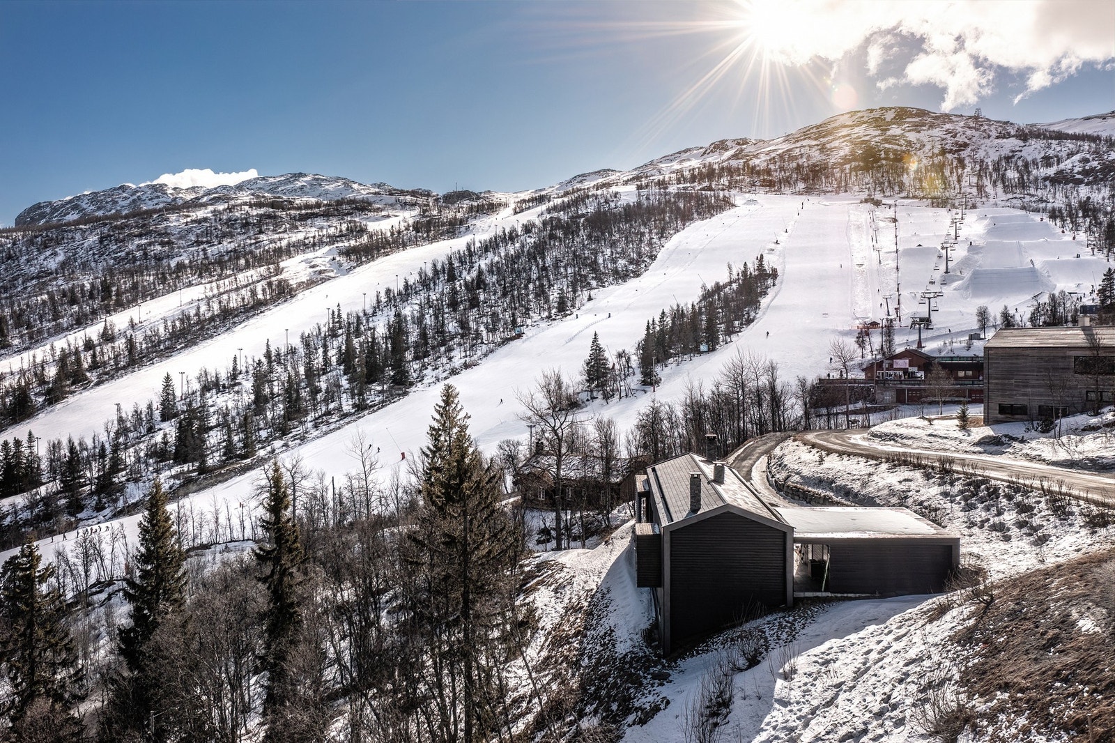 Fantastisk beliggenhet rett ved skianlegget. Galleribilde