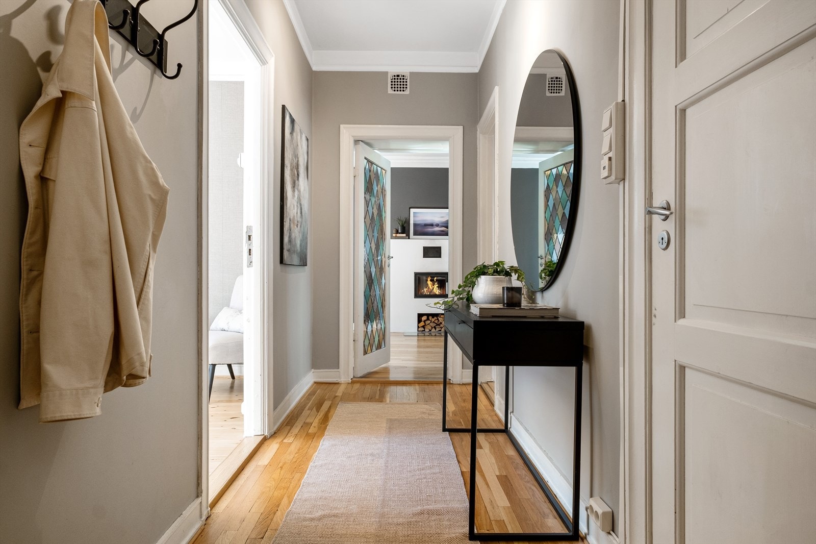 Entréen har god plass til yttertøy og sko. Galleribilde