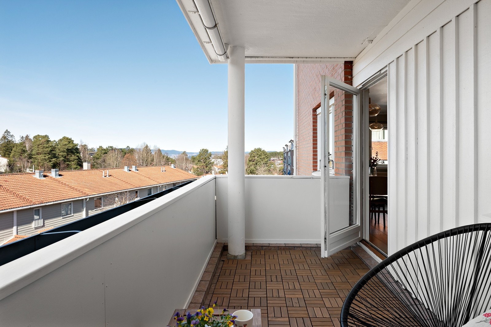 Her er det god plass til ønsket møblement og grill hvor man kan invitere venner og familie til hyggelige sammenkomster Galleribilde