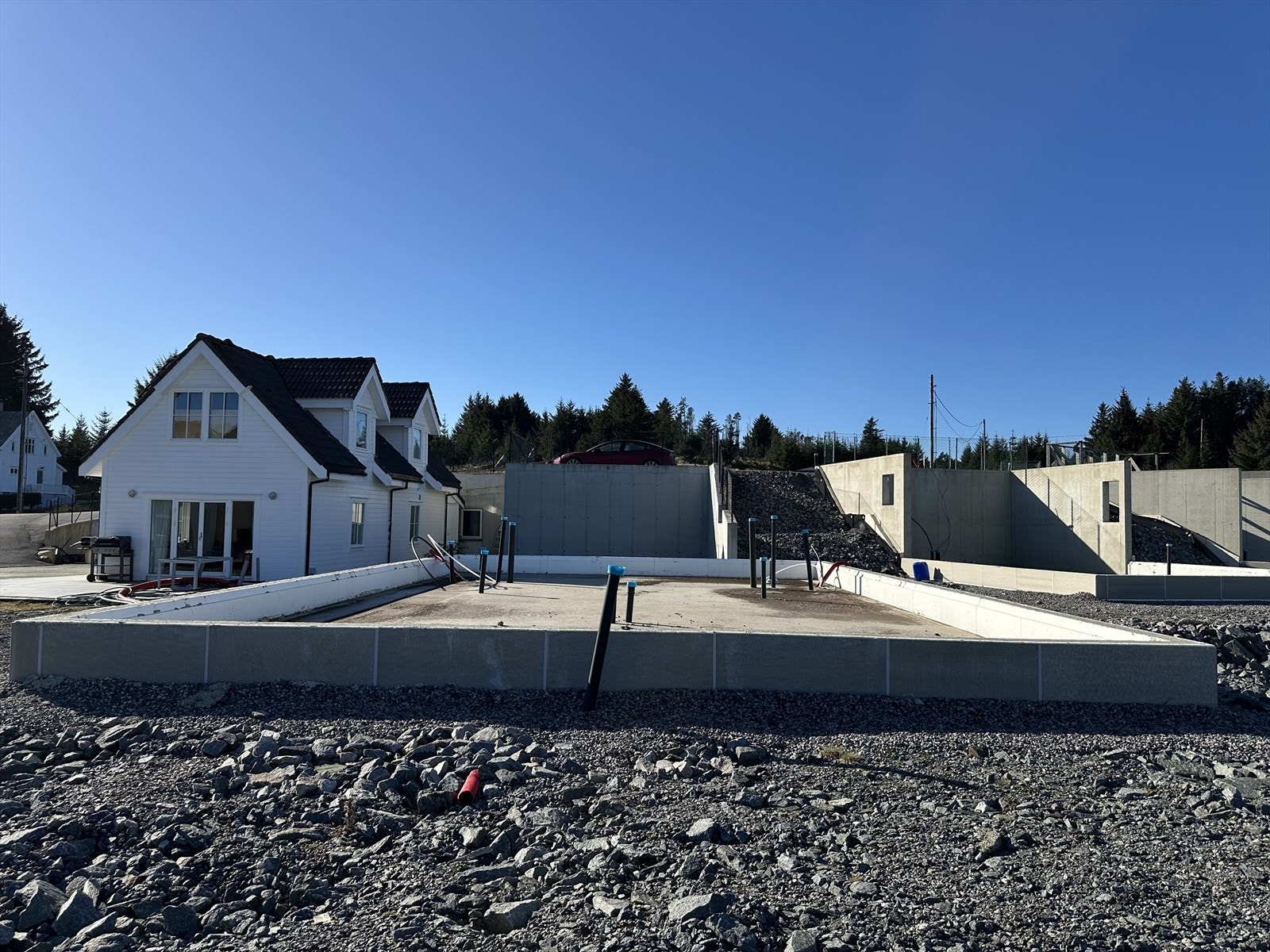 Parsellen er ferdig opparbeidet og står klar til oppføring av ønsket rorbu Galleribilde