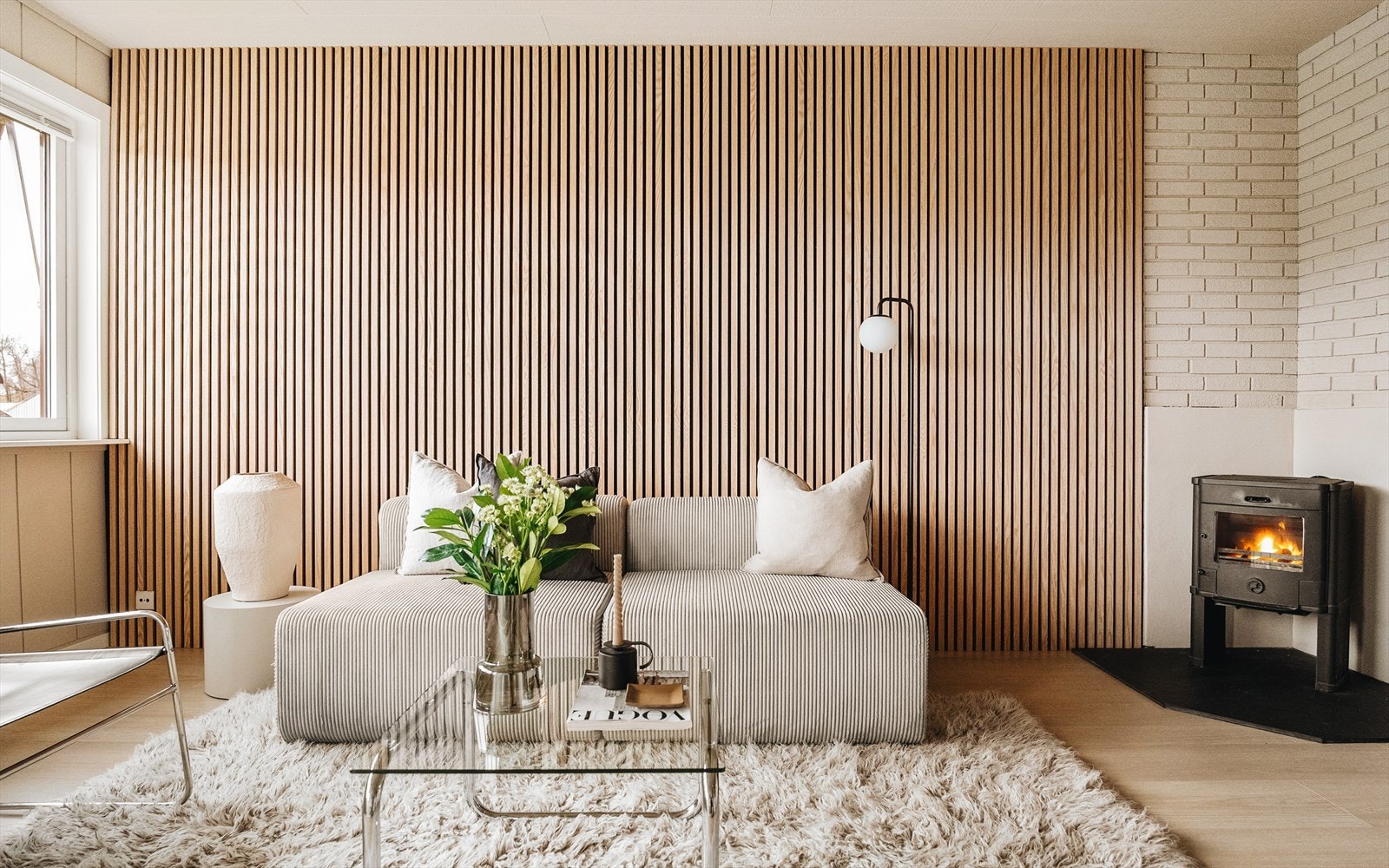 Stuen er på hele 19,9 kvm! | Merk deg den lekre spileveggen! Galleribilde