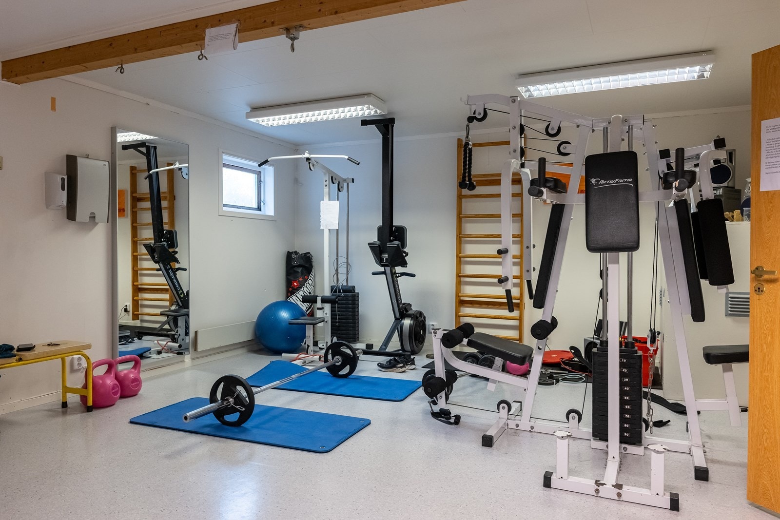 Felles treningsrom i kjelleren. Galleribilde