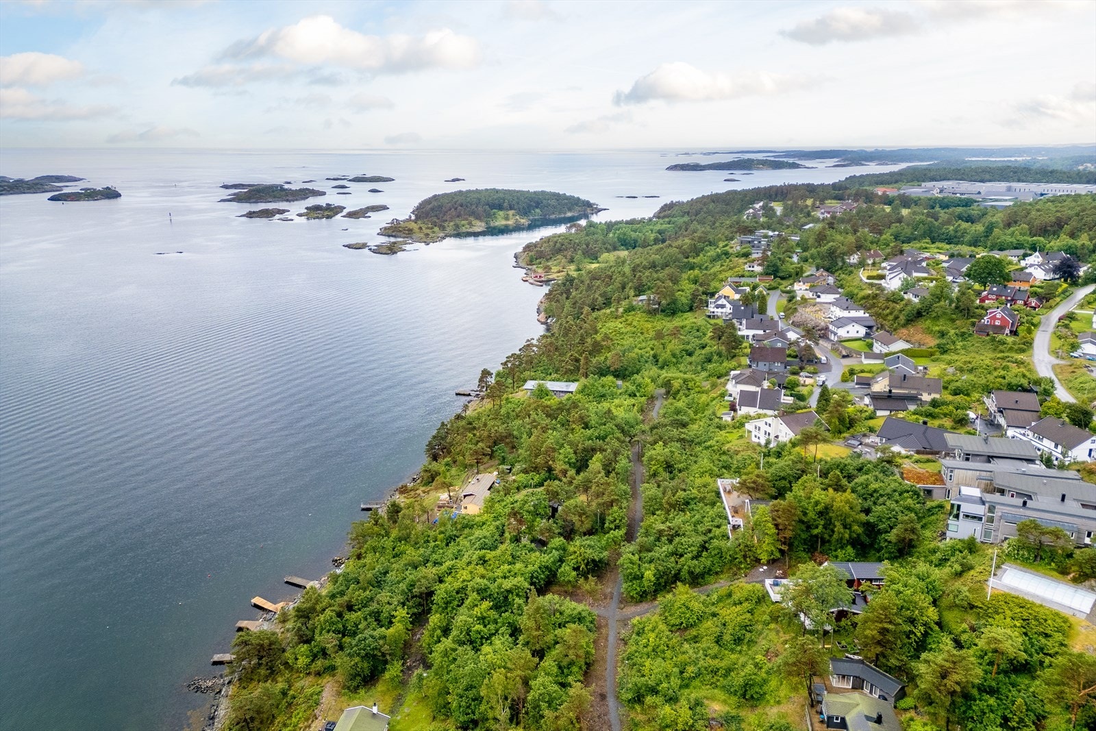 Skjærgården i Grimstad er lett tilgjengelig og det er rikelig med offentlig tilgjengelige øyer Galleribilde
