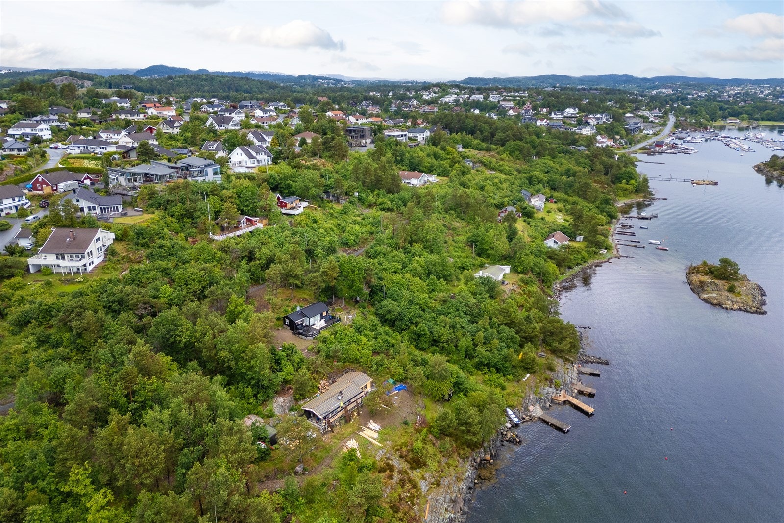 Dronebilde av nærområdet Galleribilde