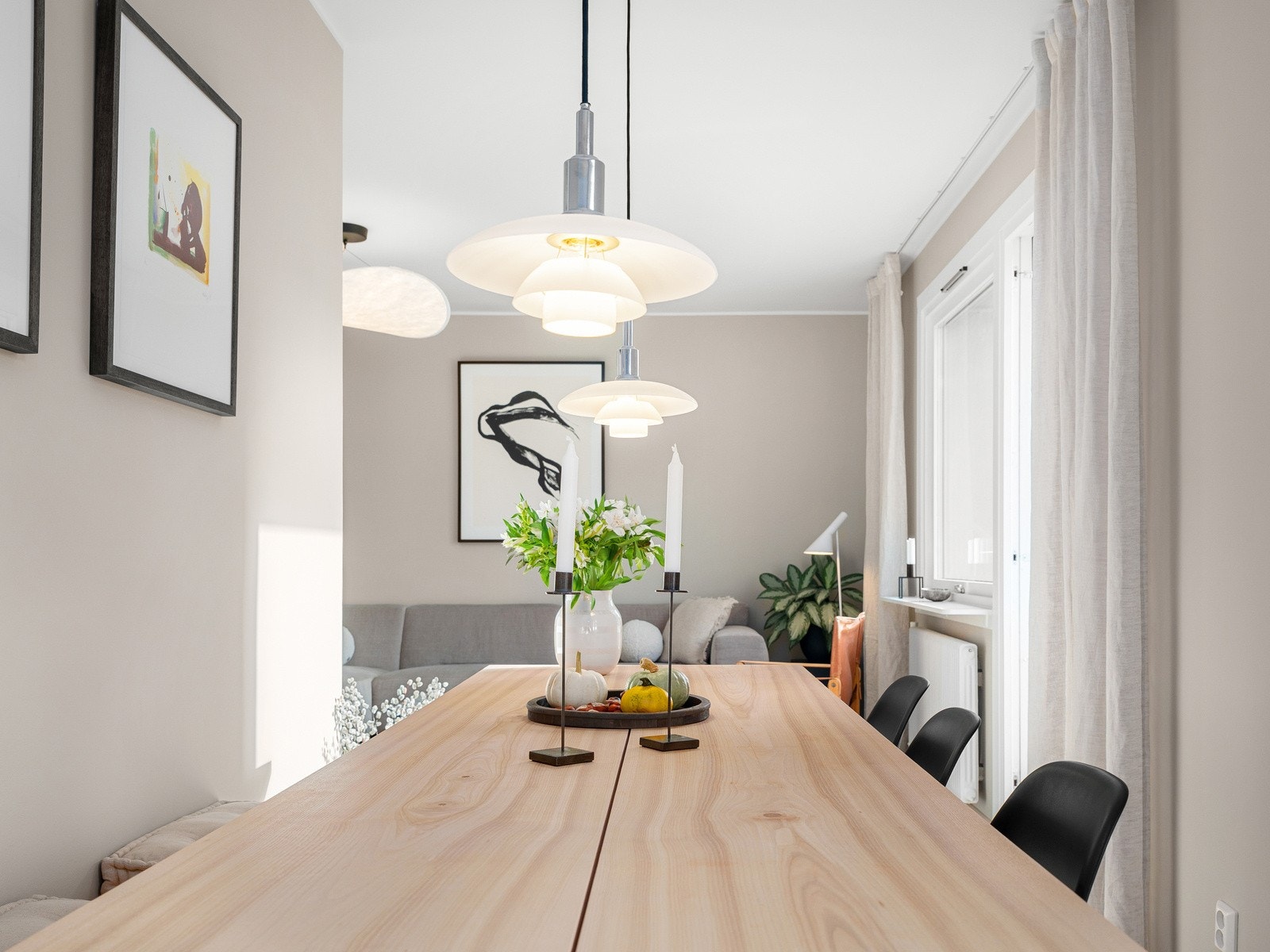 Varmtvann og fyring er inkludert i de månedlige felleskostnadene. Galleribilde