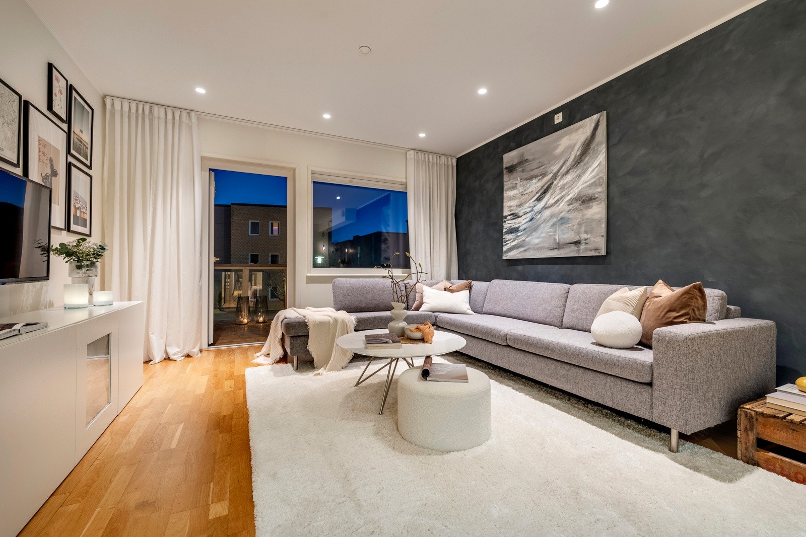 Dette er et stilrent og innbydende rekkehus. Galleribilde