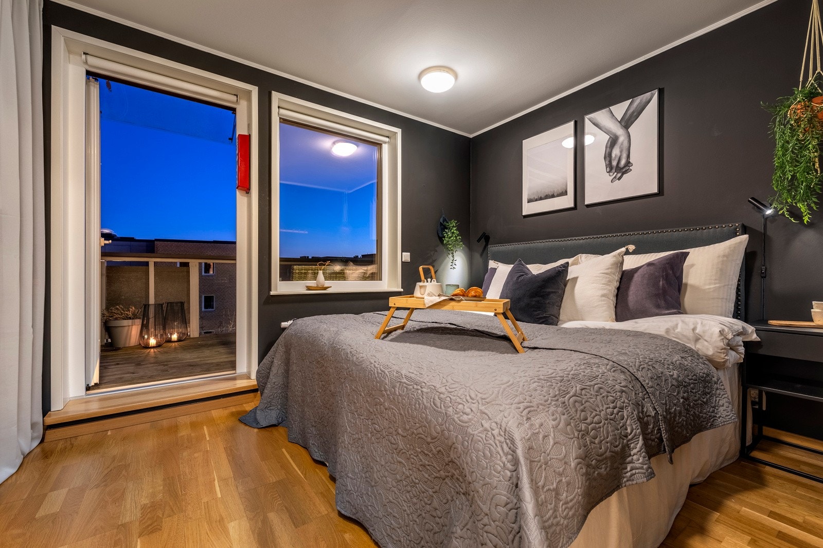 Boligen har fire soverom, ett i første etasje og tre i tredje etasje. Galleribilde