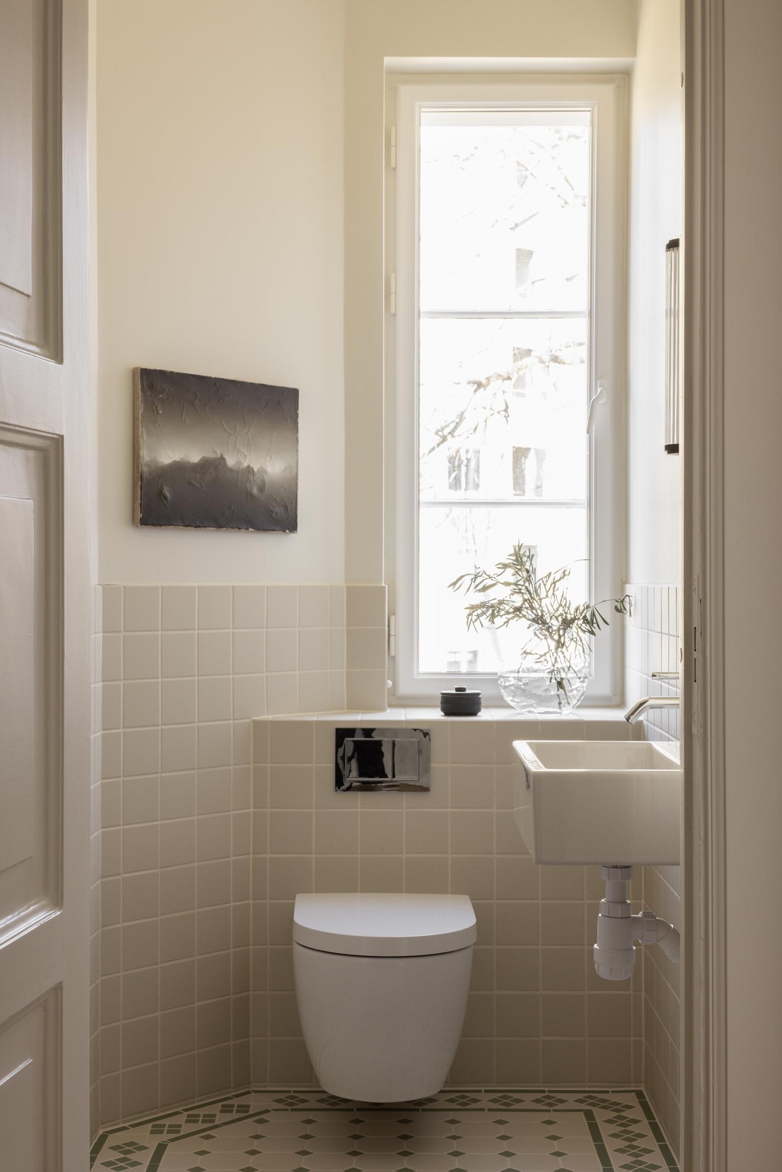 Gjeste-WC i boligens plan 1. Galleribilde