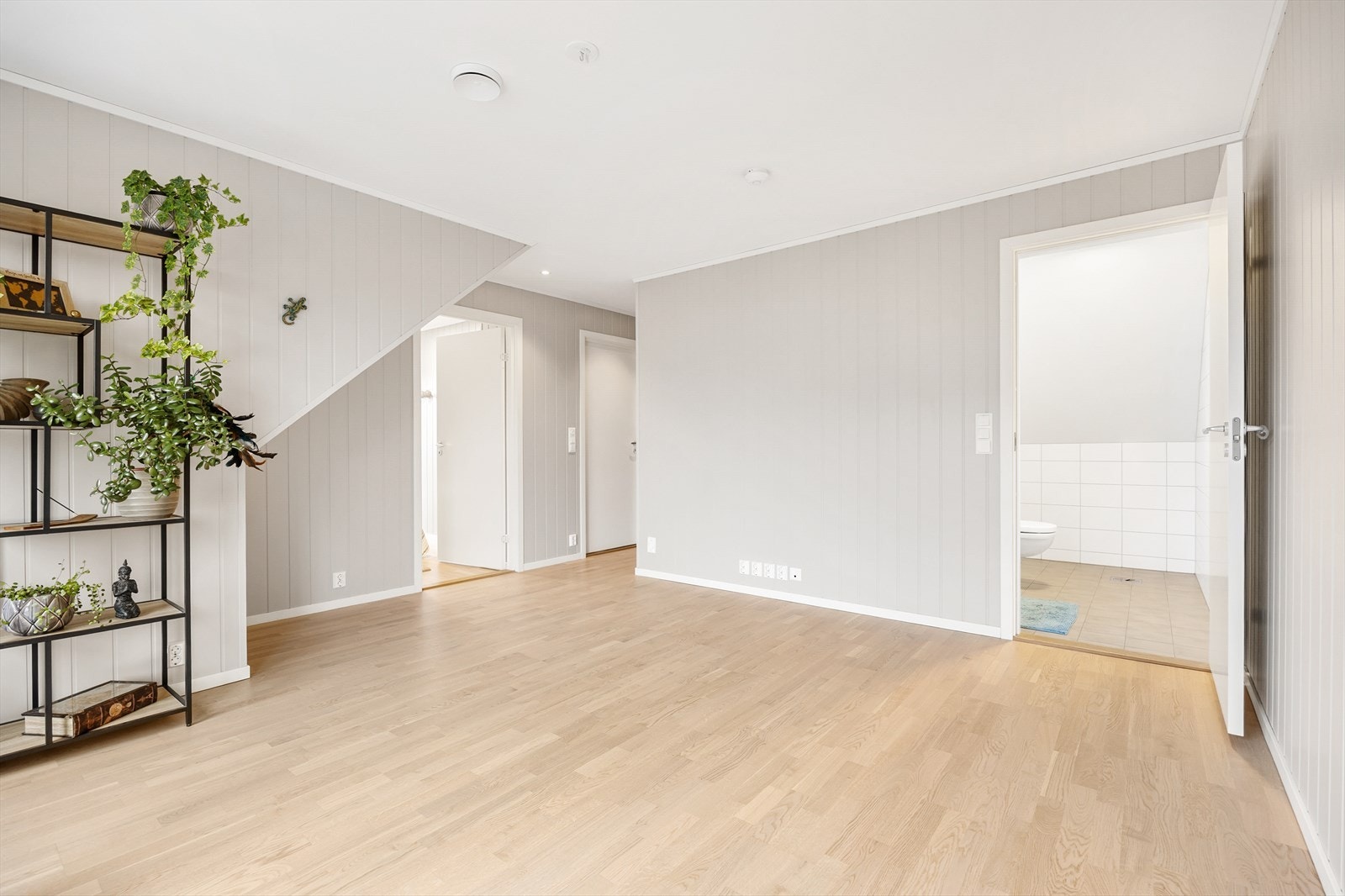 Den ekstra stuen egner seg svært godt til barnefamilien. Her kan man ha ekstra tv-stue, lekestue, hjemmekontor, eller hva man måtte ha behov for. Galleribilde