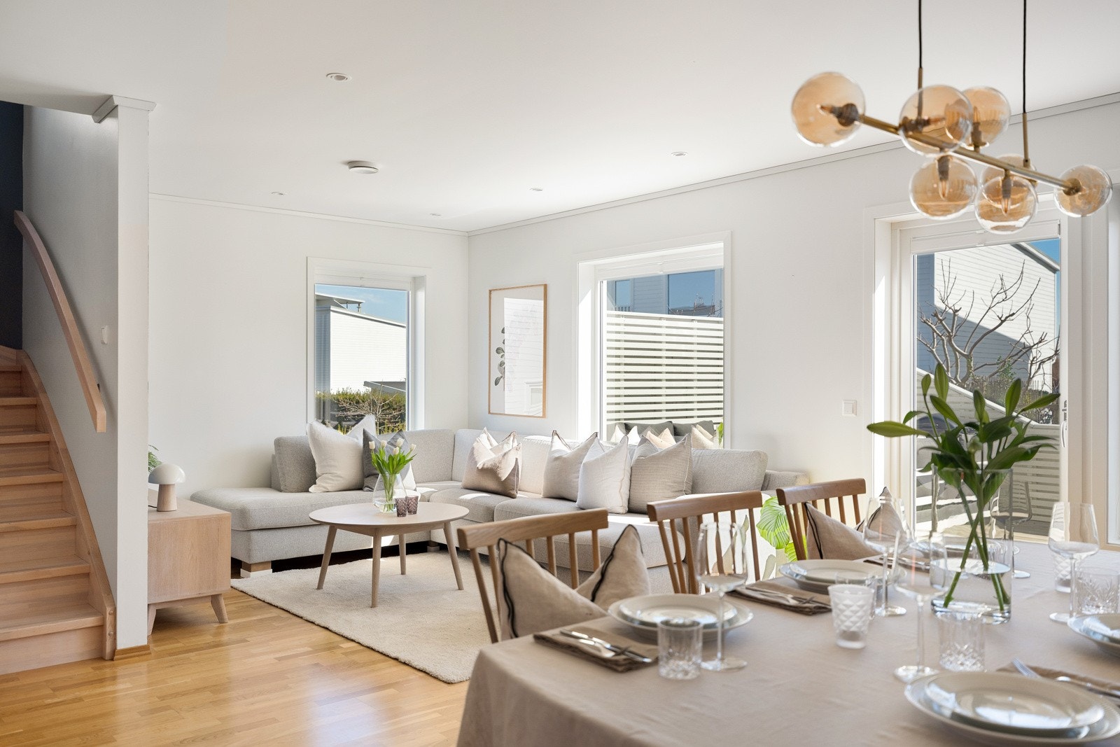 Planløsningen passer ypperlig til sosiale sammenkomster. Galleribilde